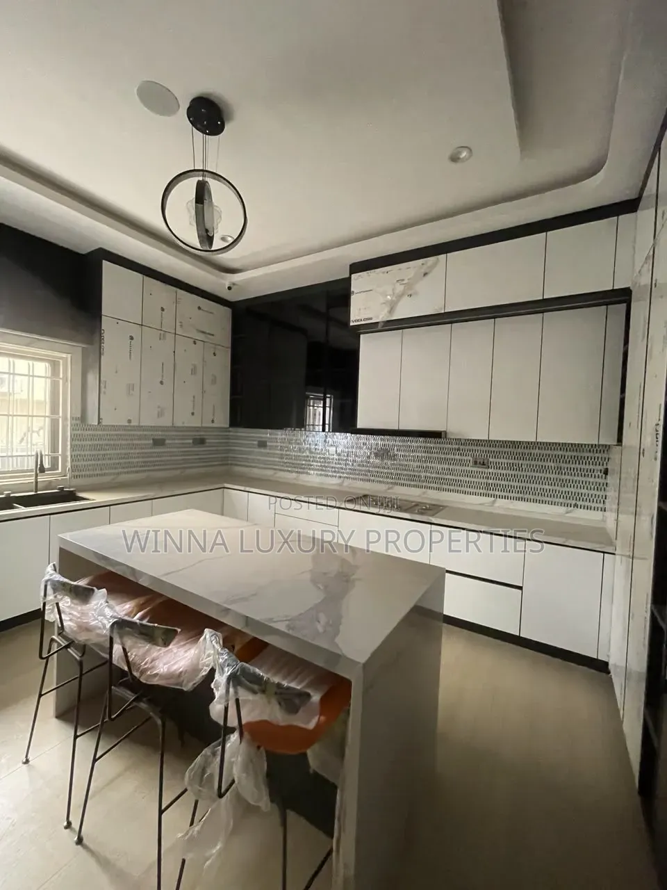 5bdrm Duplex in Apo Resettlement for sale