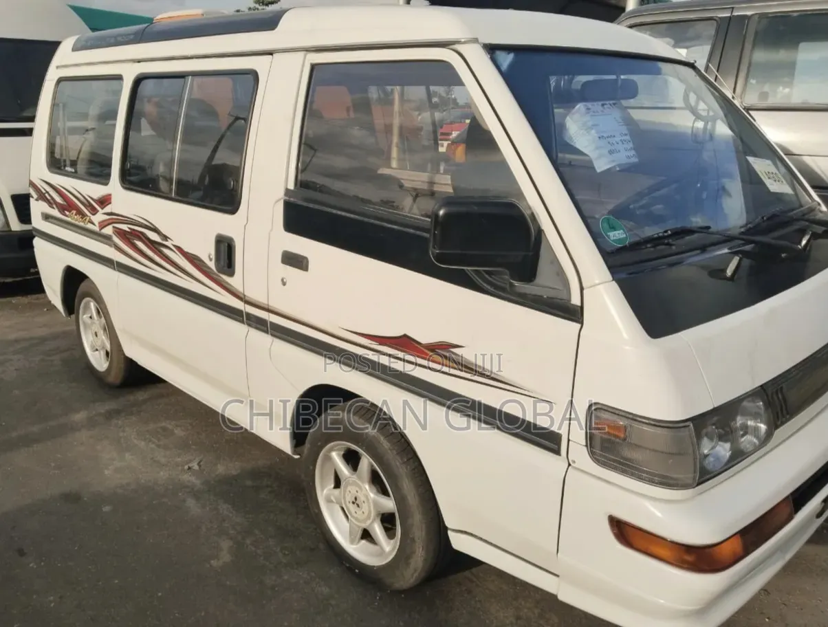 Mitsubishi L300 2010 White