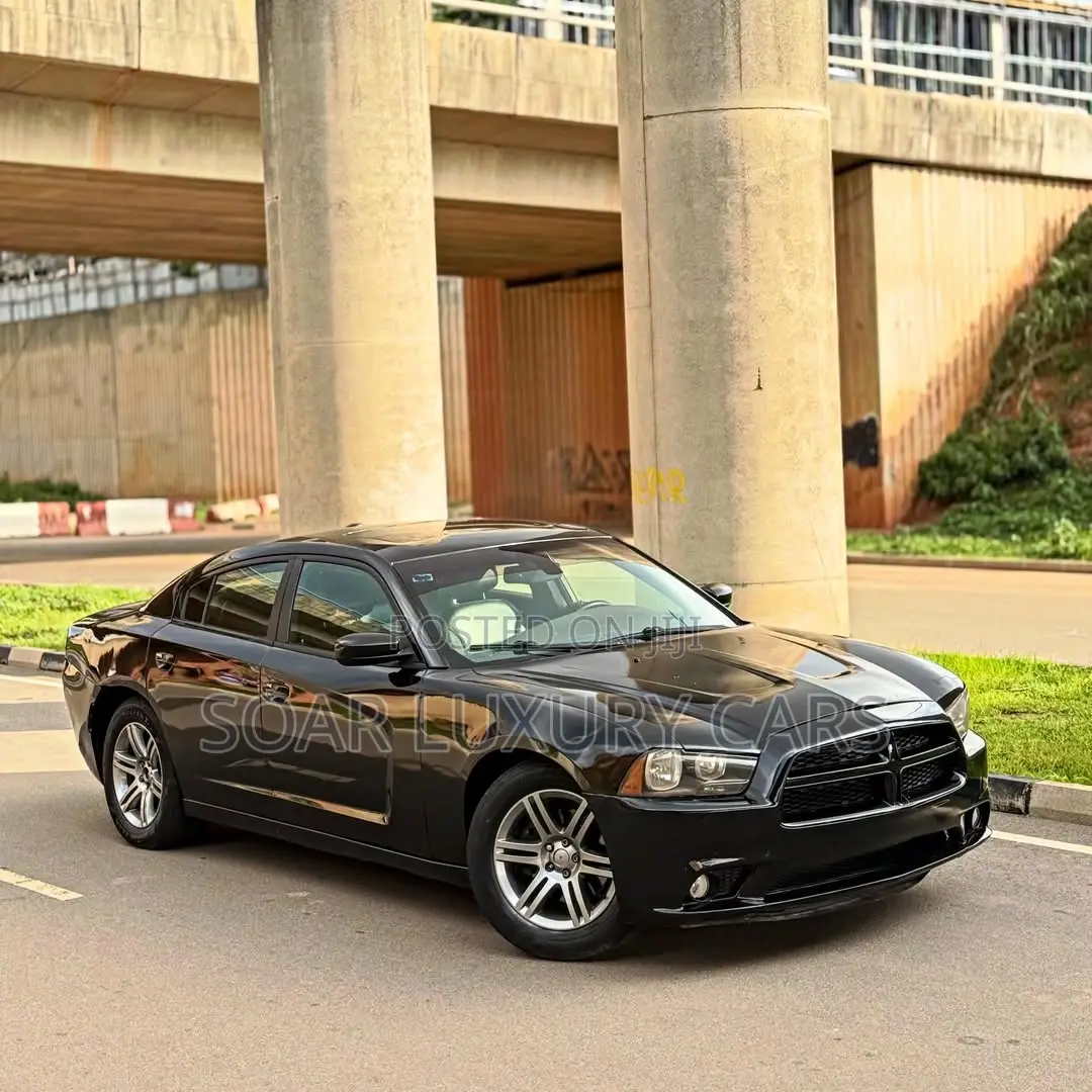 Dodge Charger SXT 2013 Black