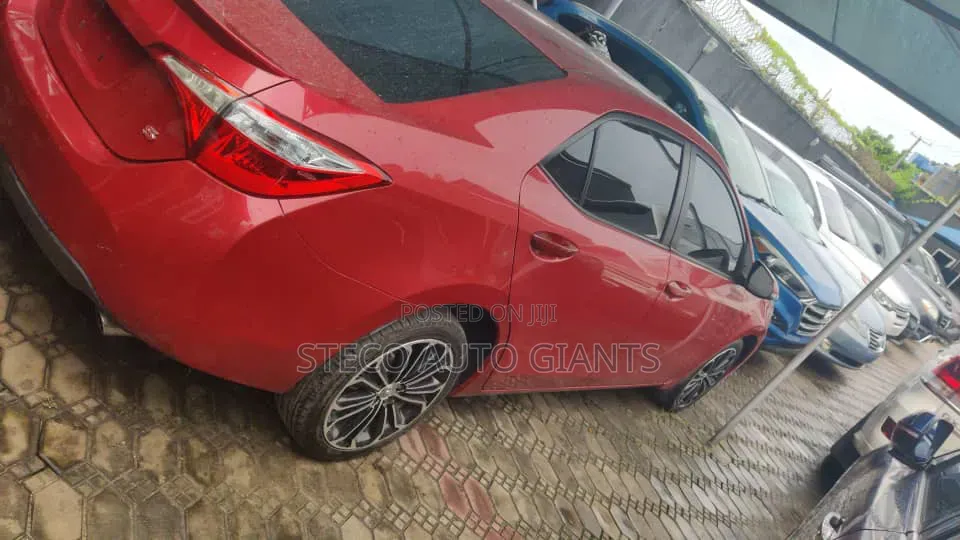Toyota Corolla 2014 Red
