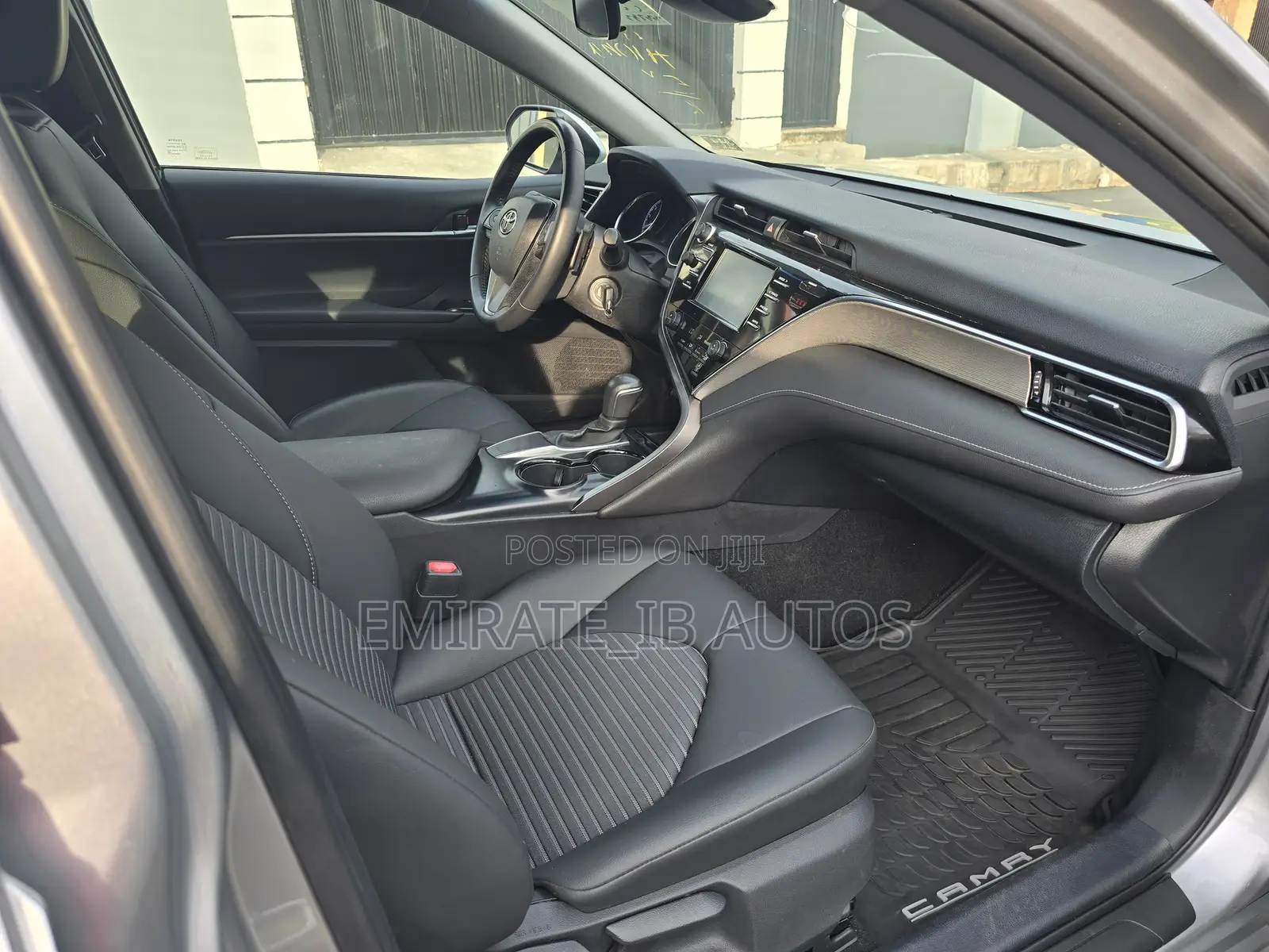 Toyota Camry 2018 Silver