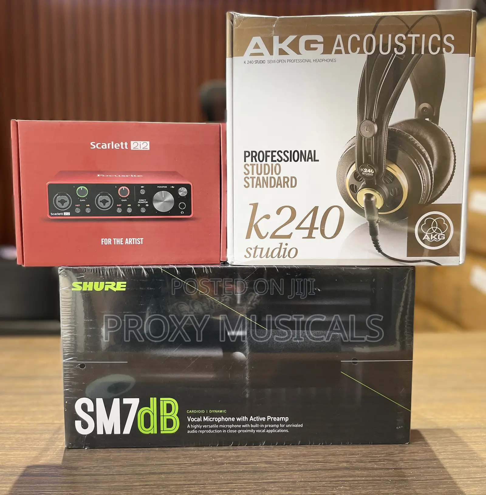 Scarlett 2i2, Akg Headphone and Sm7db Mic