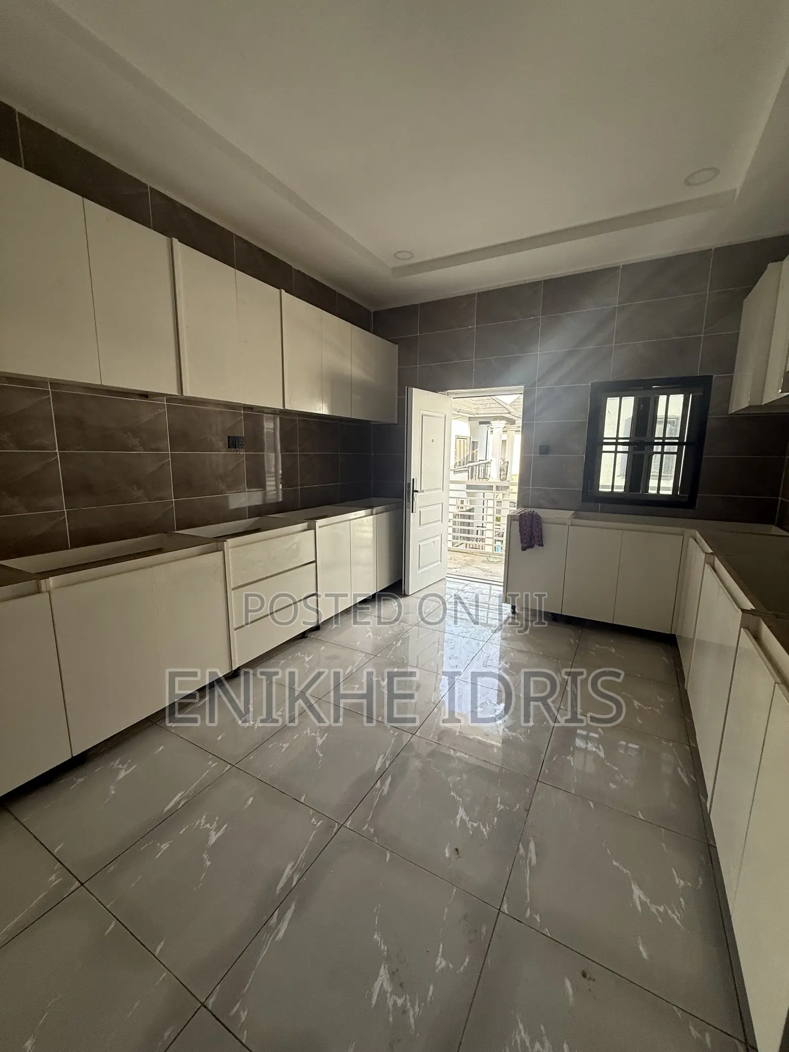 3bdrm Block of Flats in Nut, Lugbe District for rent