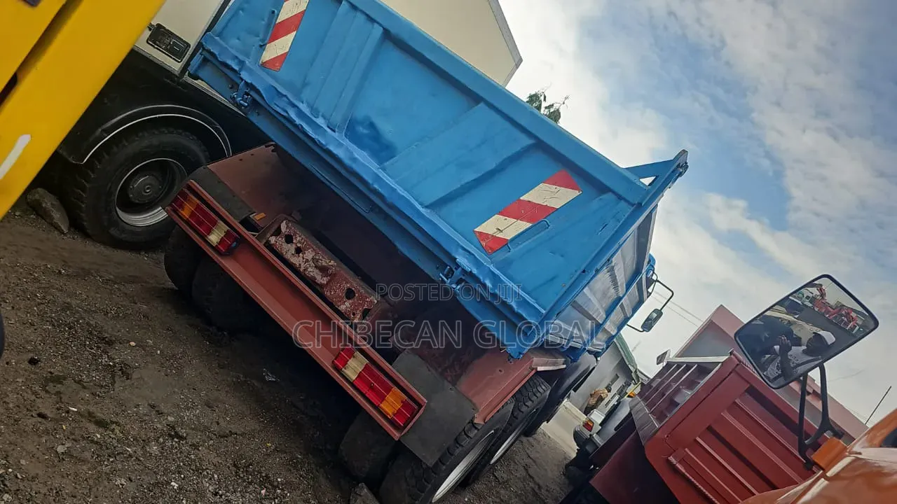 Benz 2527 Tipper Truck 10 Tyres Tokunbo
