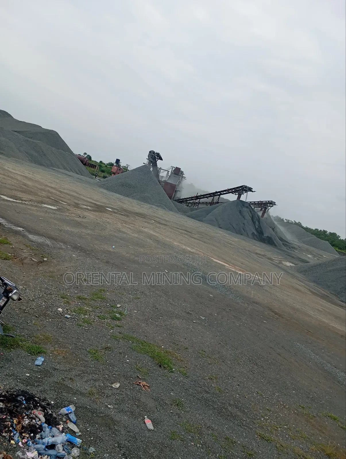 Payment on Delivery Iron Black Chippings and Granite