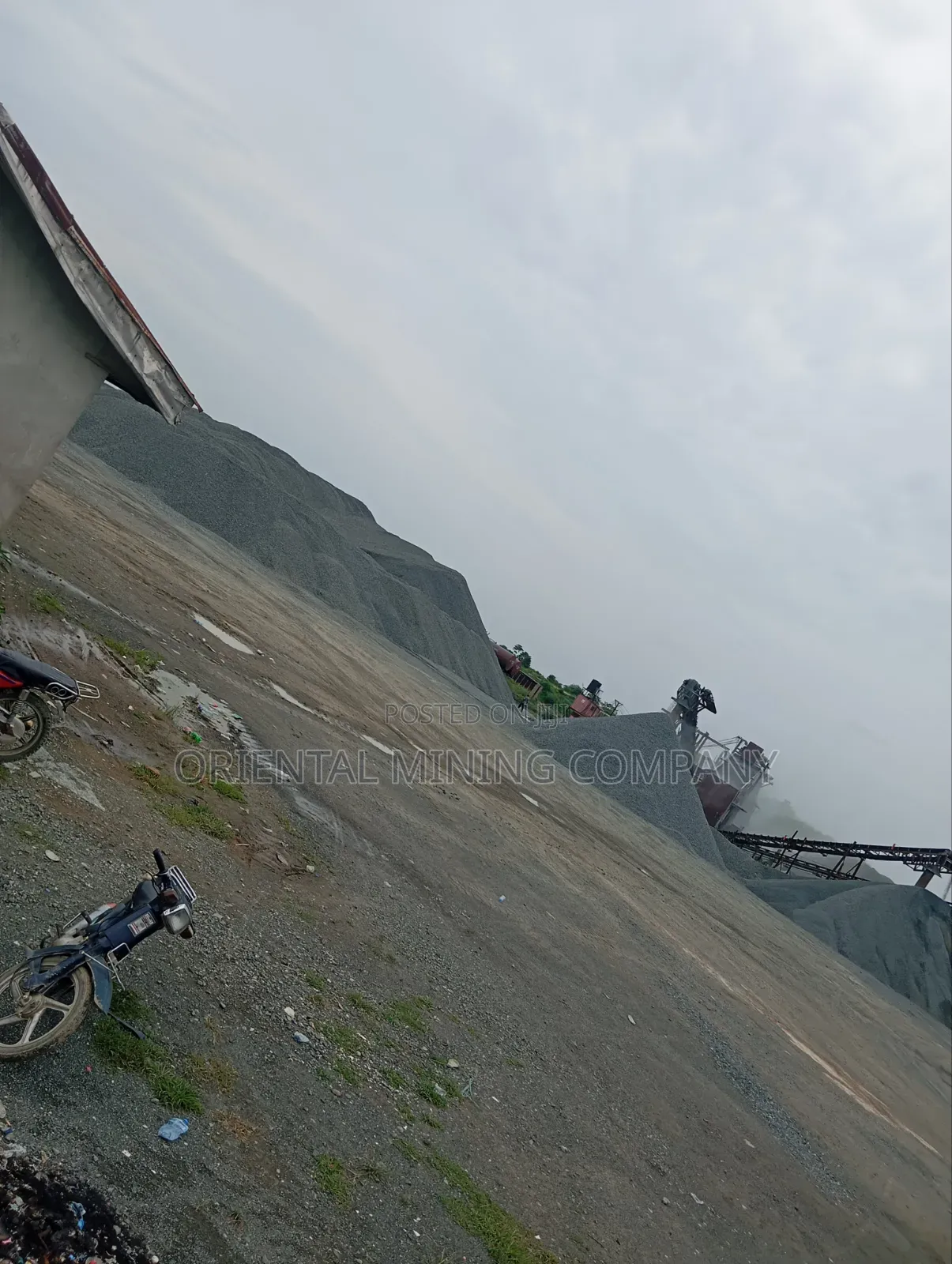 Payment on Delivery Iron Black Chippings and Granite