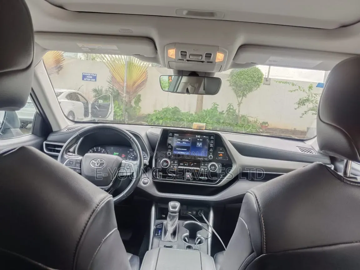 Toyota Highlander 2021 Gray