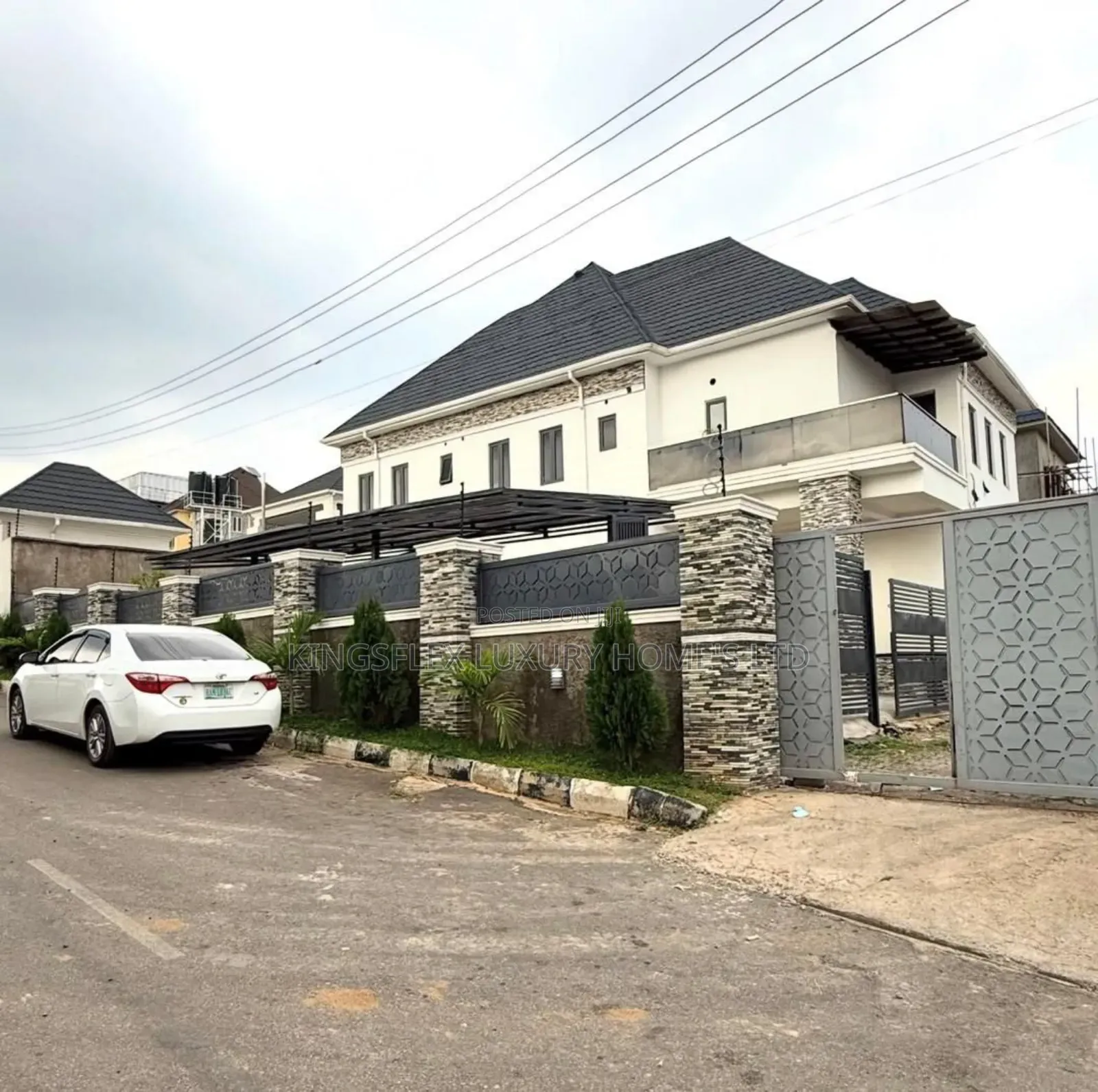 5bdrm Duplex in Admiralty, Asokoro for sale