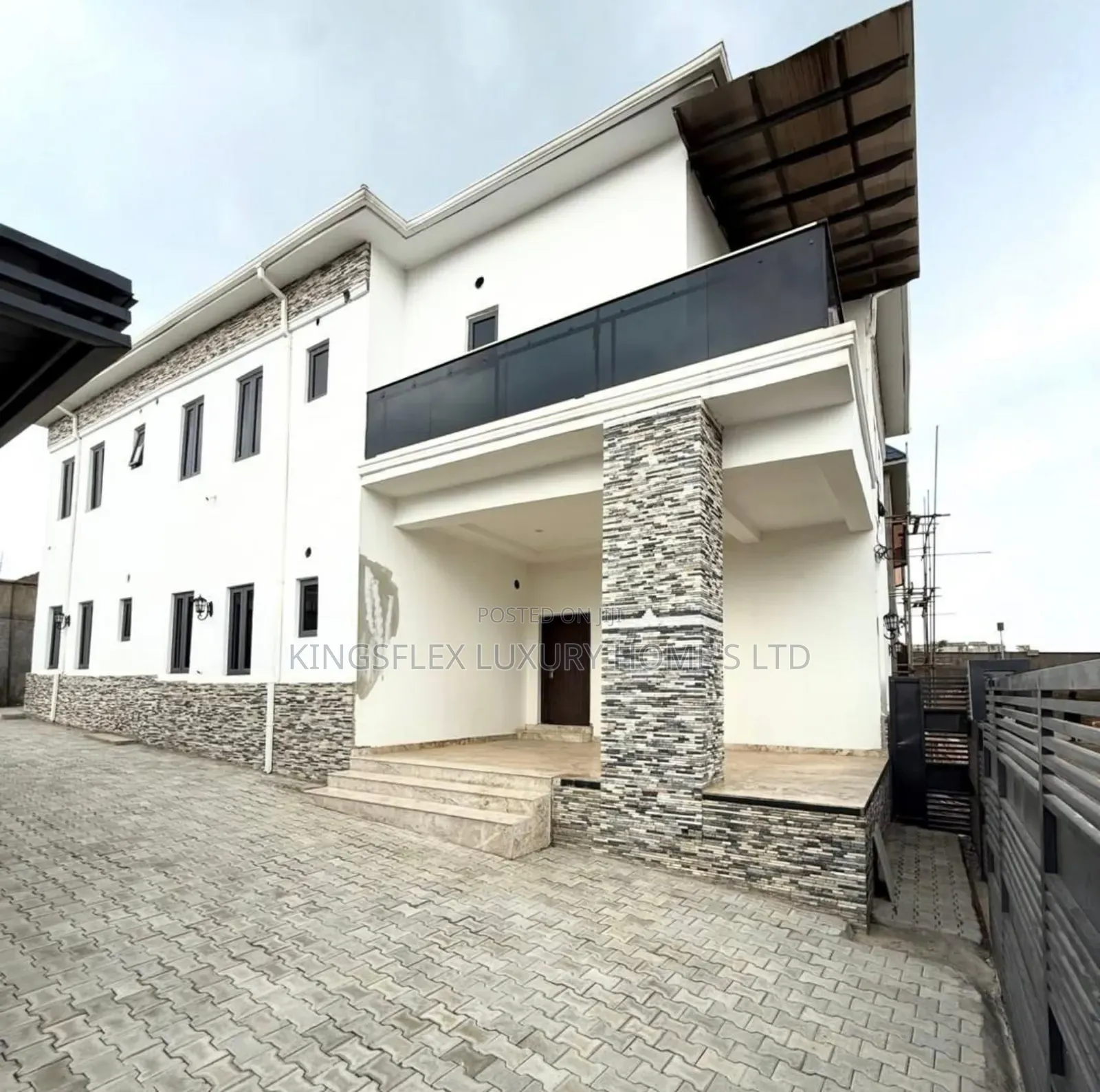 5bdrm Duplex in Admiralty, Asokoro for sale