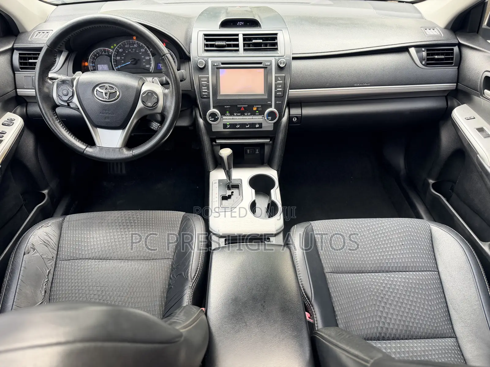 Toyota Camry SE 4dr Sedan (2.5L 4cyl 6A) 2013 White