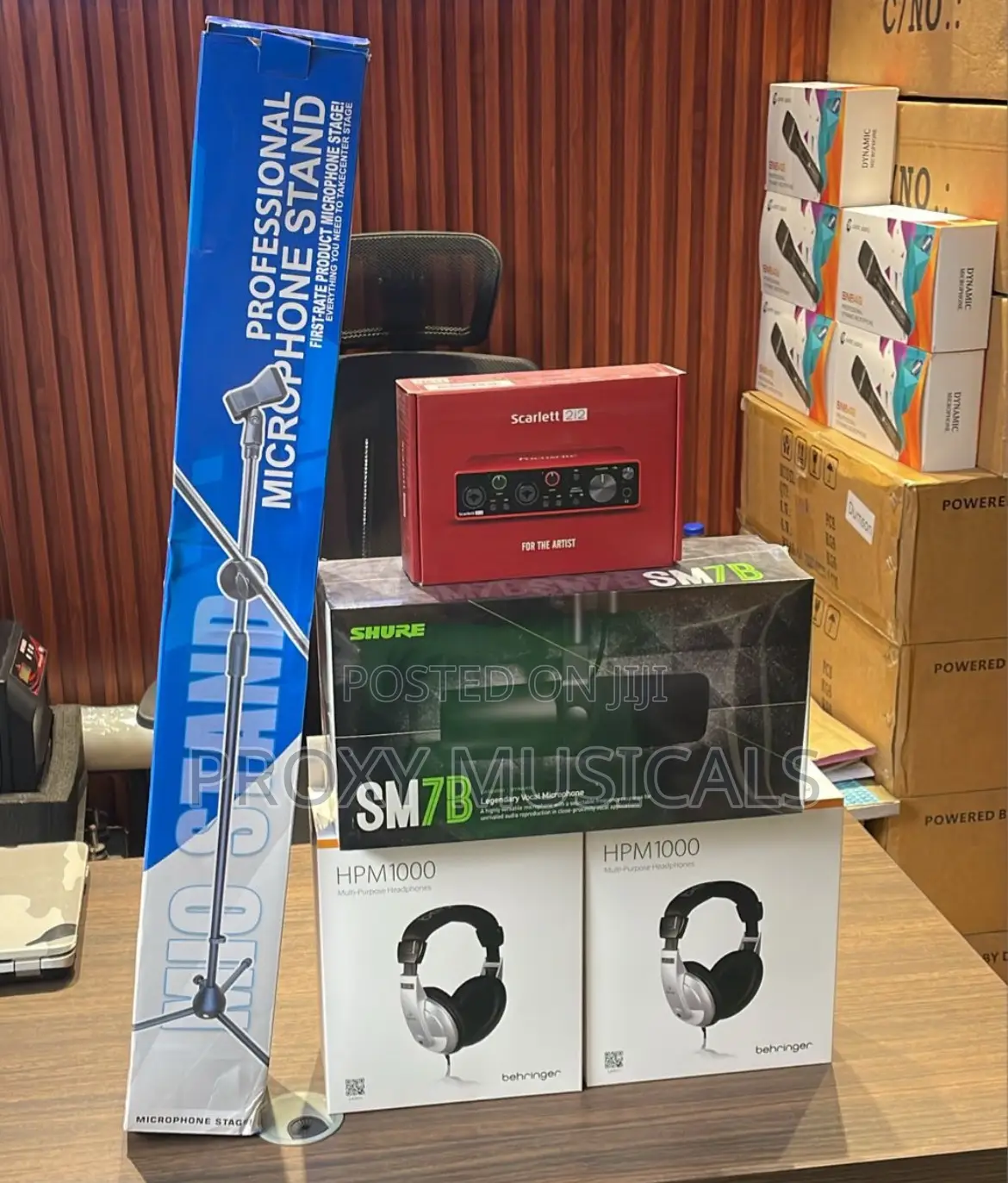 Scarlett 2i2, Sm7db Mic, Hpm1000 Headphones Mic Stand