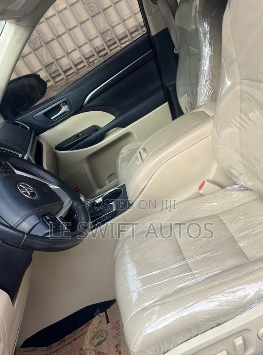 Toyota Highlander 2017 Red