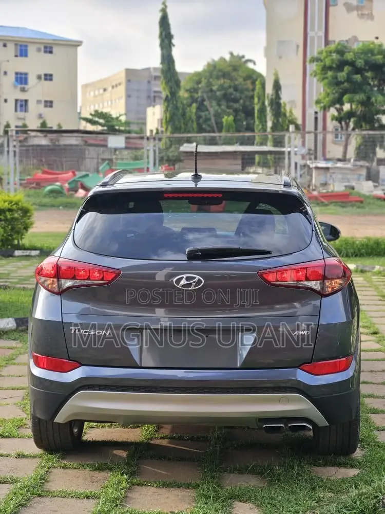 Hyundai Tucson Limited AWD 2017 Gray