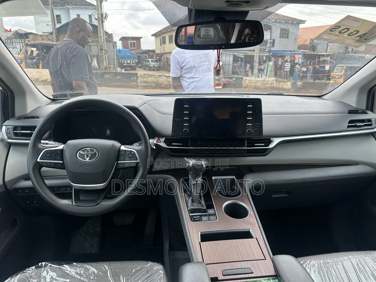 Toyota Sienna LE 2022 Blue
