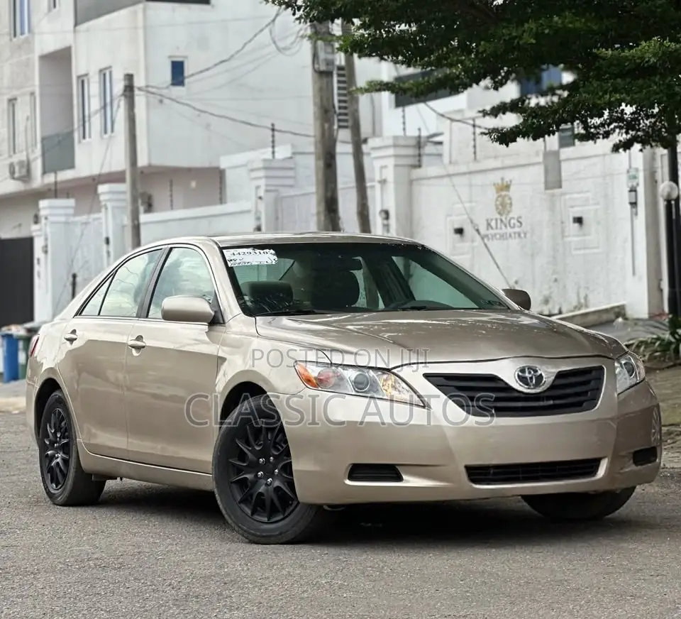 Toyota Camry 2008 Gold