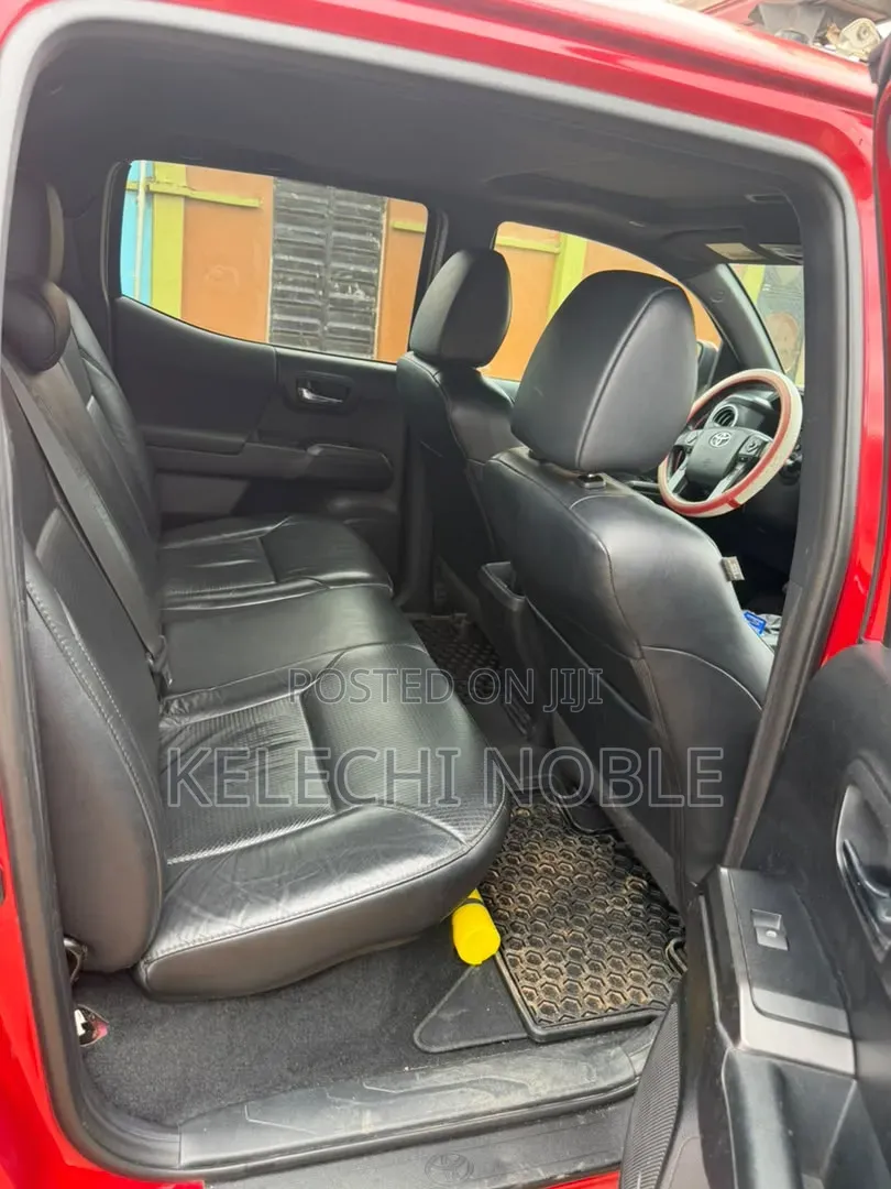Toyota Tacoma 2021 Red