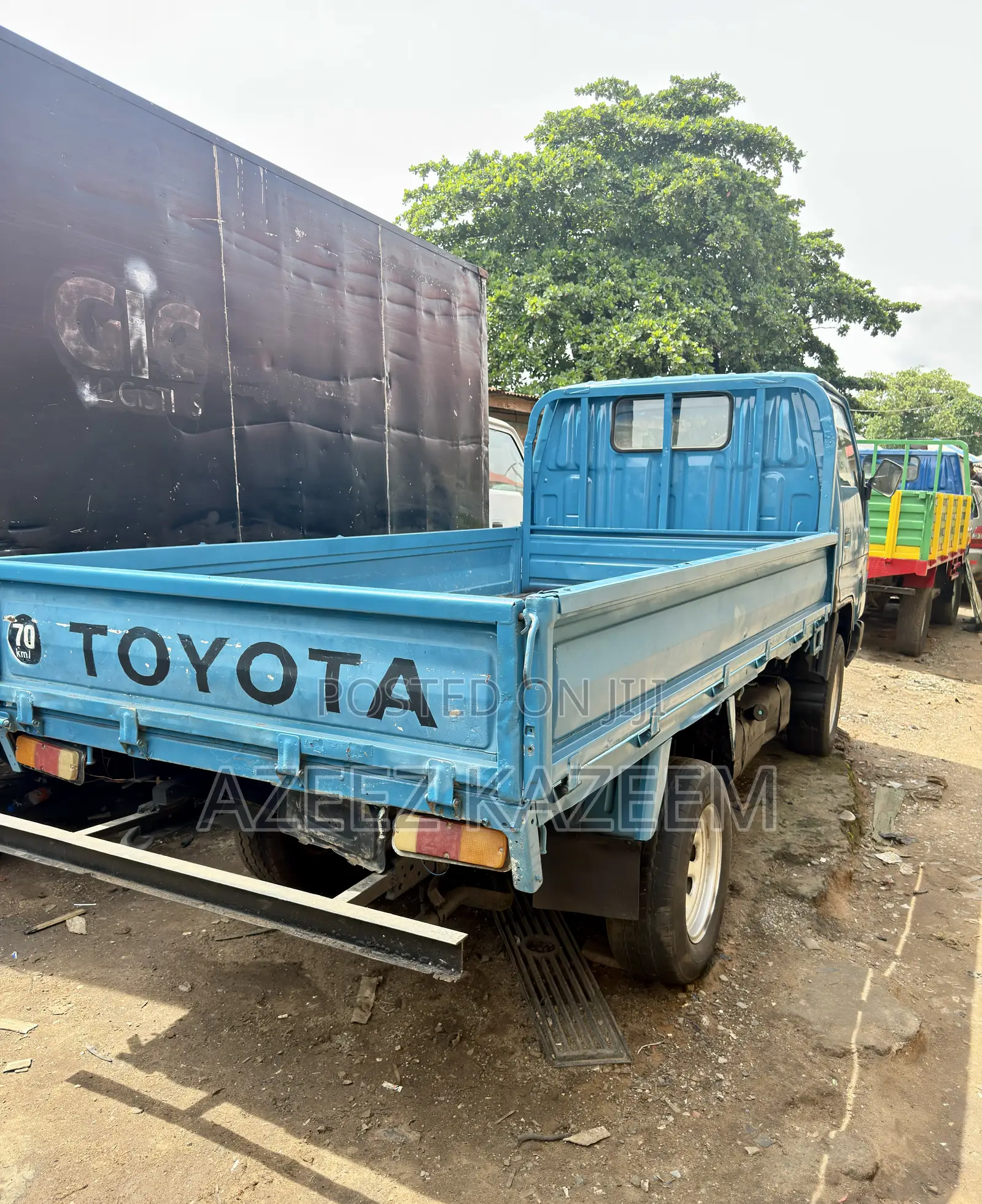 Toyota Dyna 150 Direct Bucket.