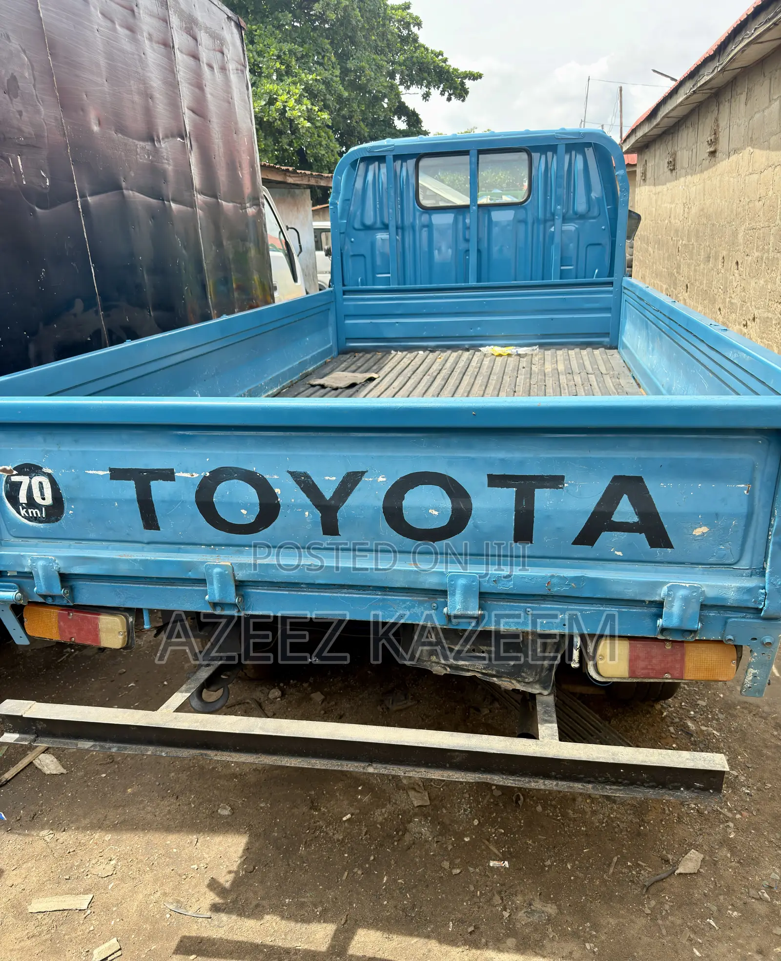 Toyota Dyna 150 Direct Bucket.
