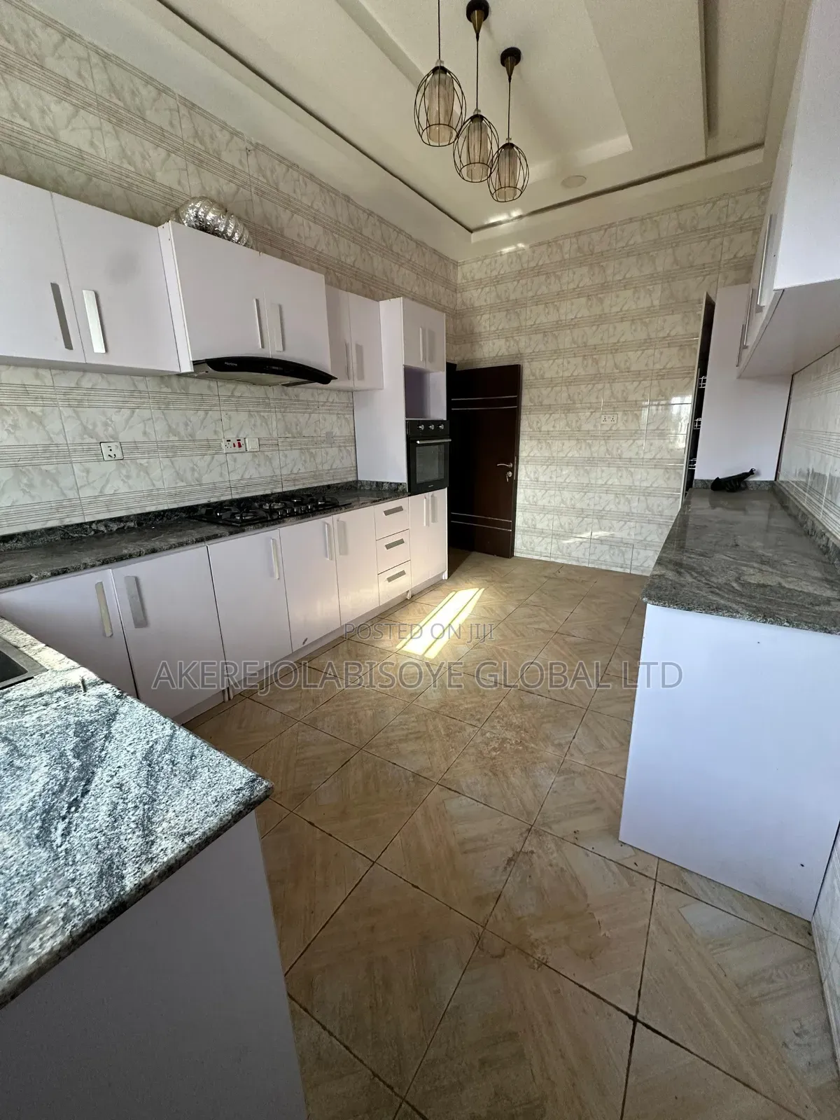 4bdrm Duplex in In An Estate, Life Camp for rent