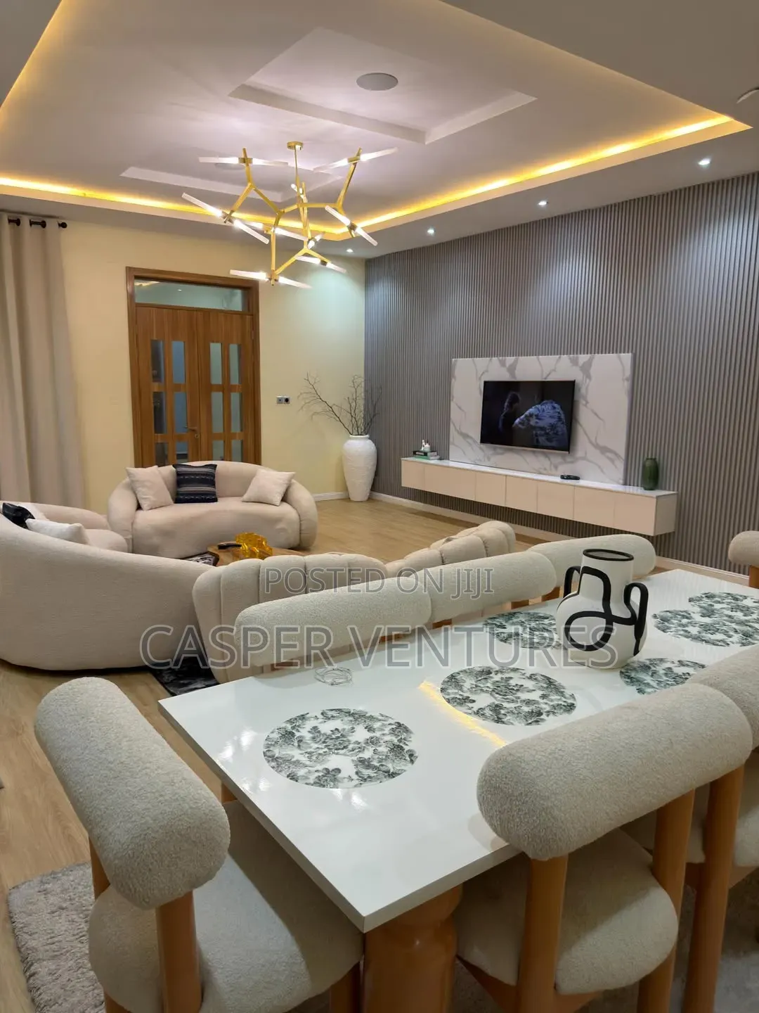 Colorful Luxurious Apartment