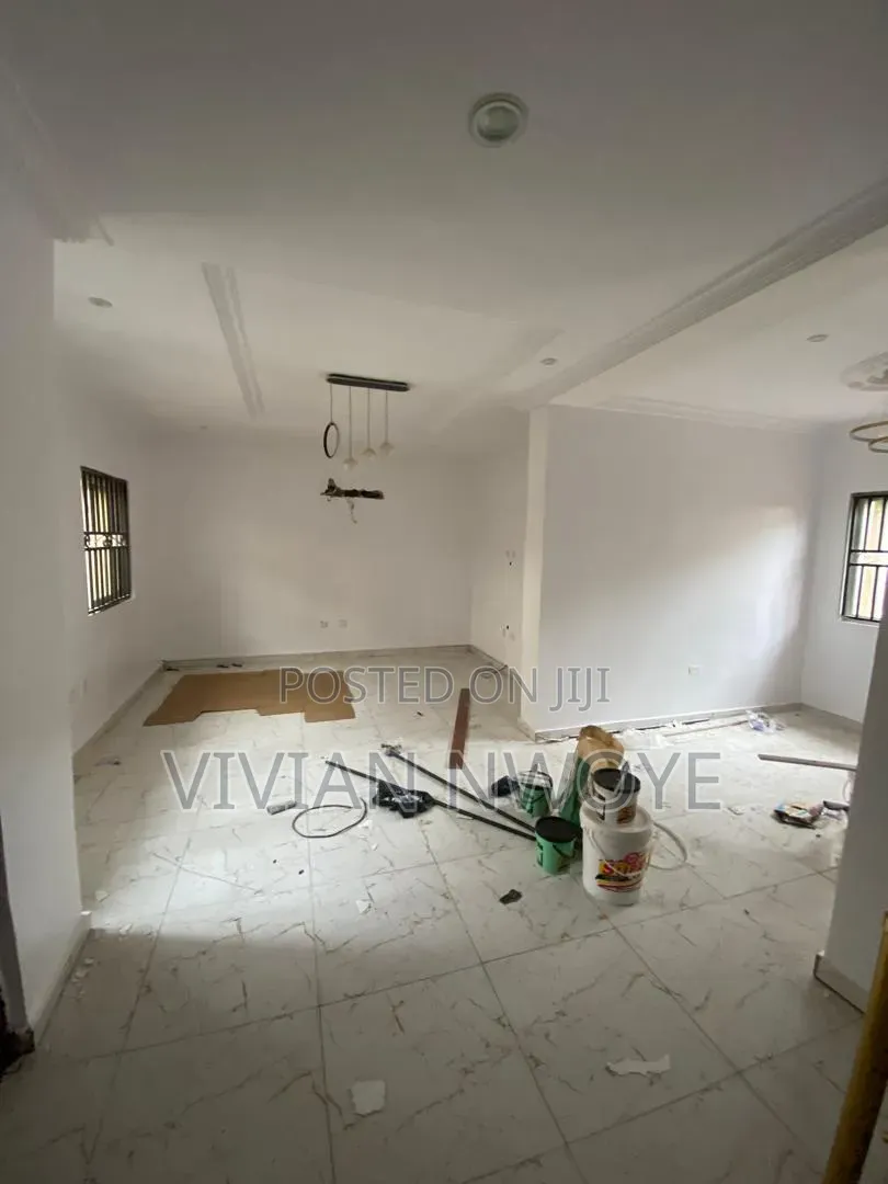 3bdrm Duplex in Jakande for rent