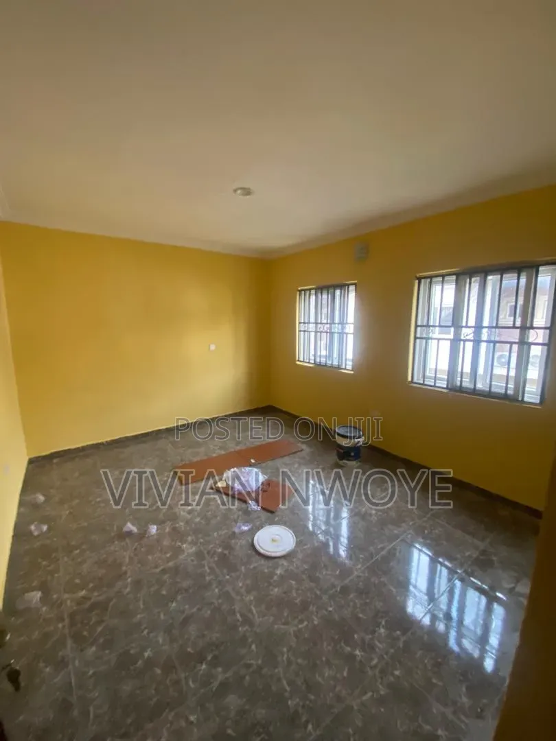3bdrm Duplex in Jakande for rent