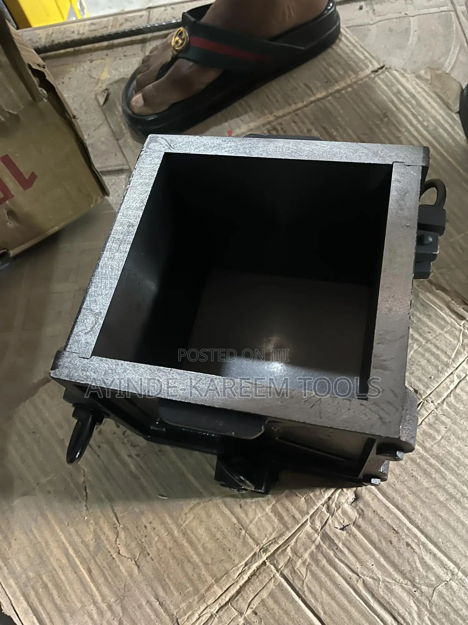 Concrete Cube Mould ( Steel Cub Mould )