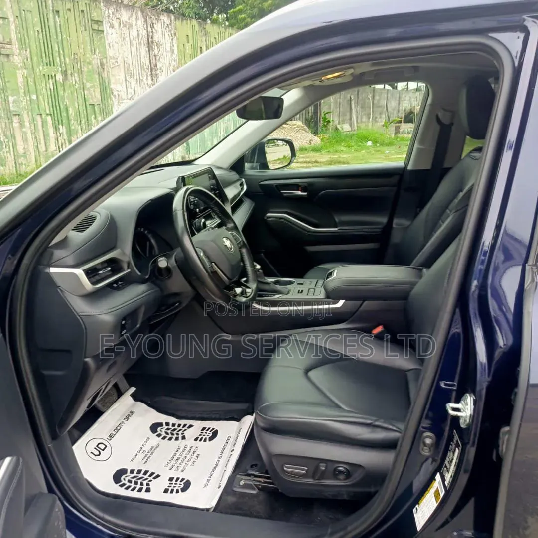 Toyota Highlander 2020 Blue