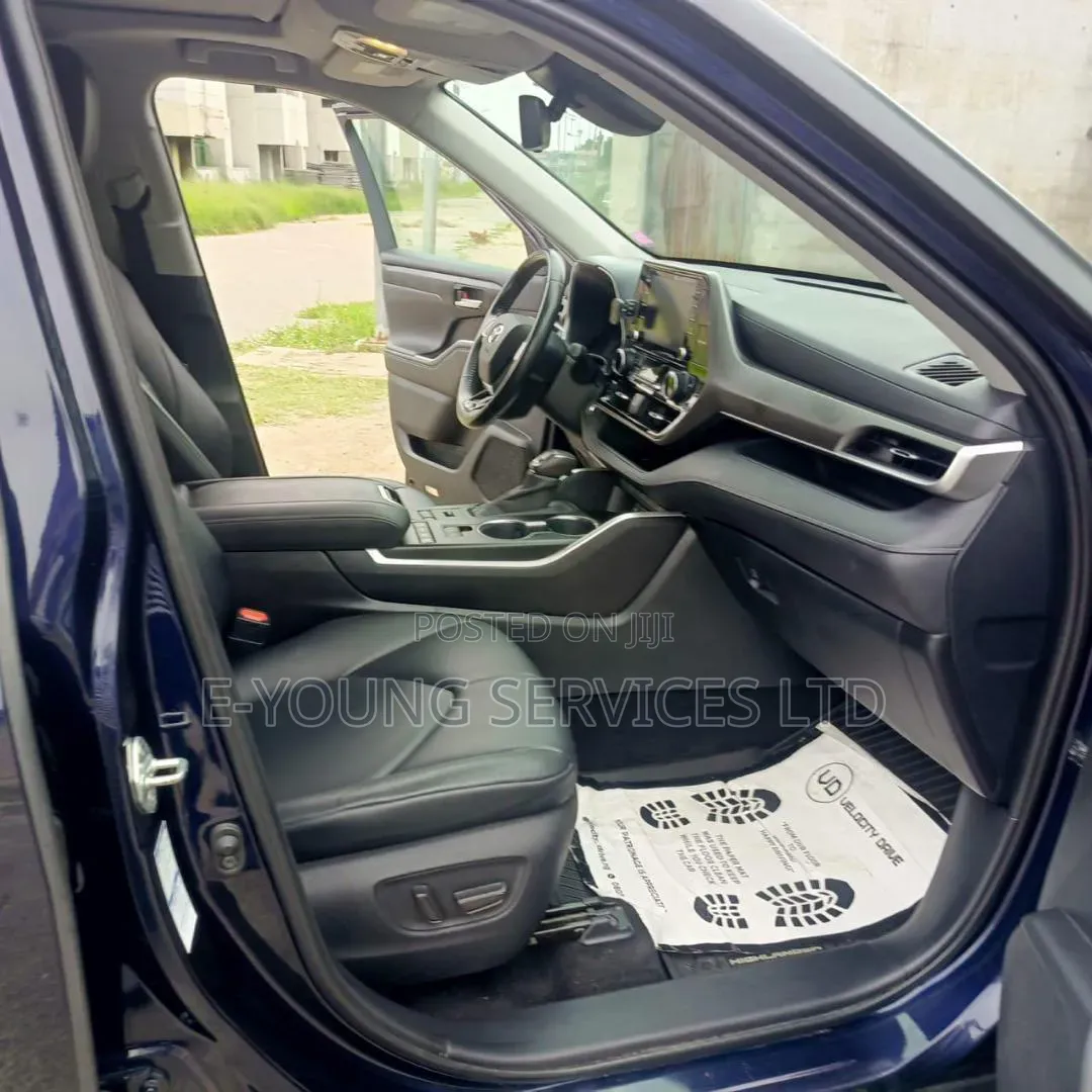 Toyota Highlander 2020 Blue