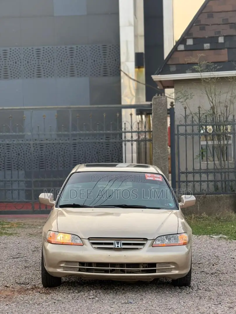 Honda Accord 2000 Gold