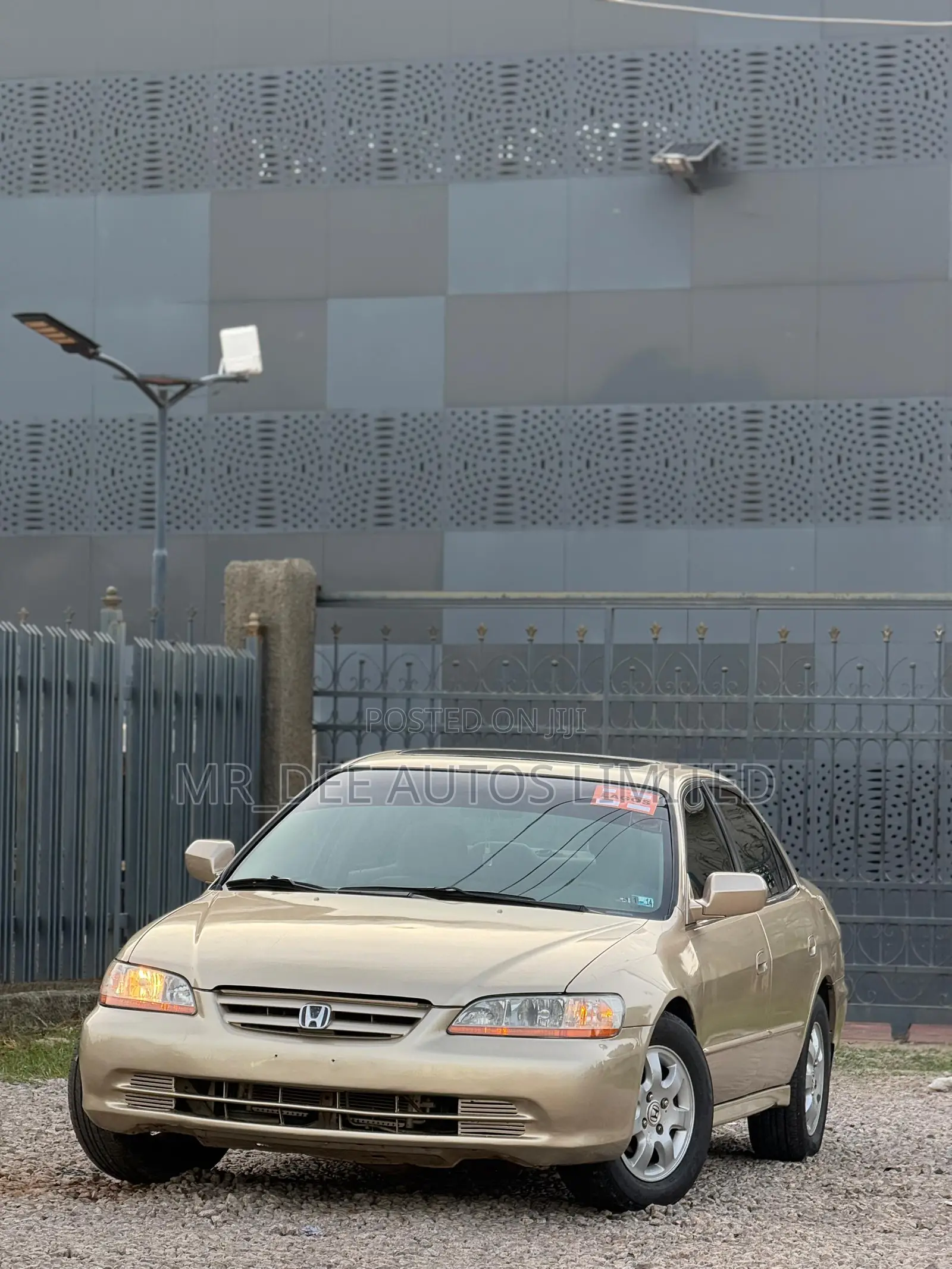 Honda Accord 2000 Gold