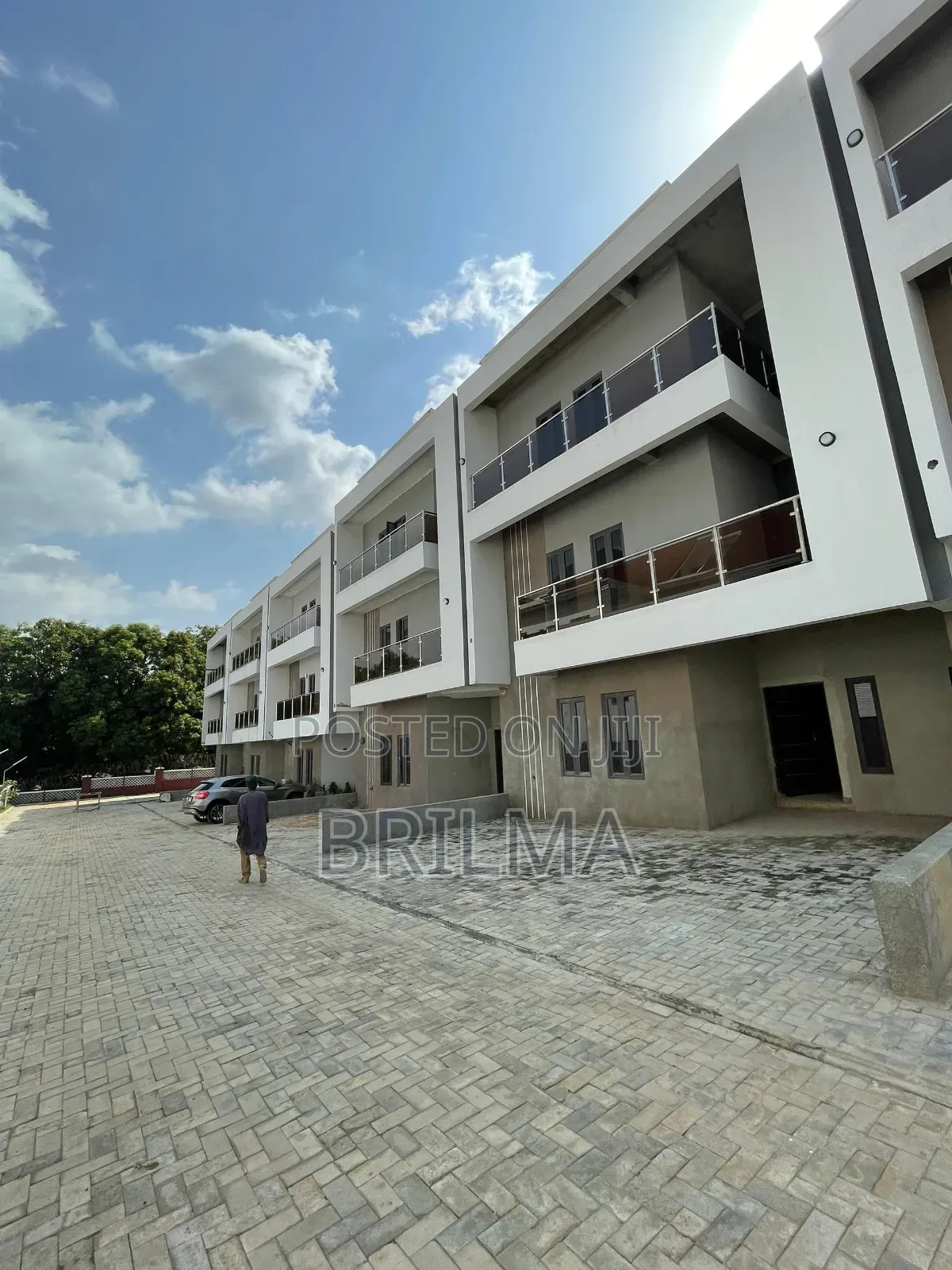 4bdrm Duplex in Life Camp for sale