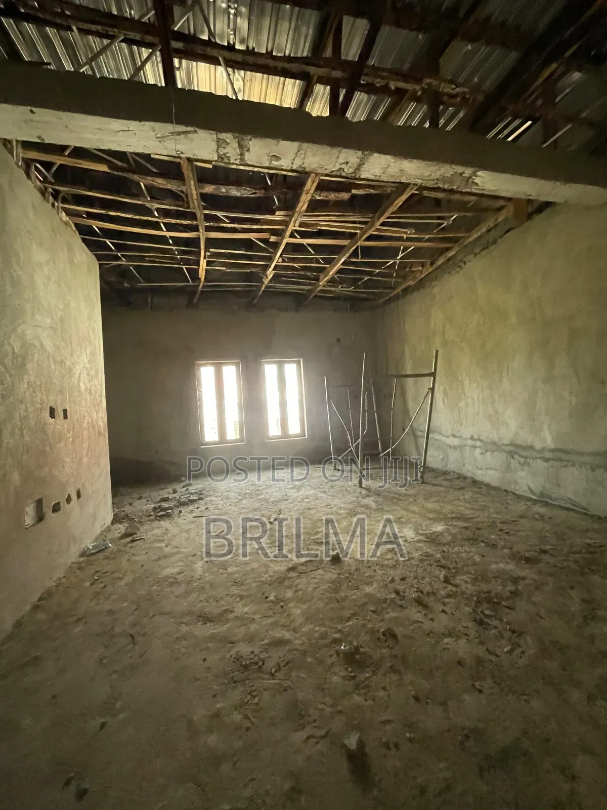 4bdrm Duplex in Life Camp for sale