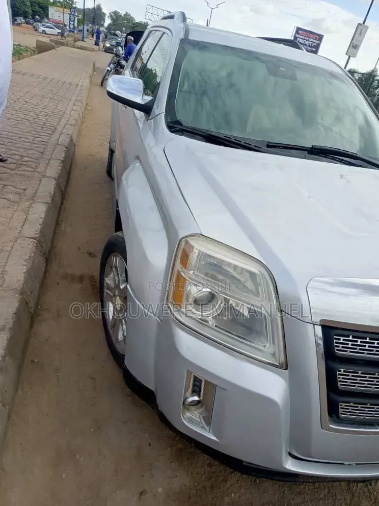 GMC Envoy 2005 Silver