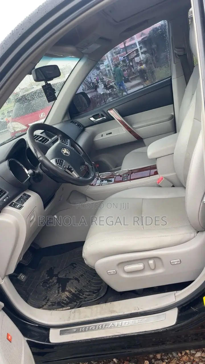 Toyota Highlander Limited 2012 Black