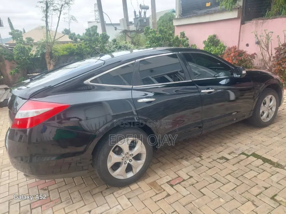 Honda Crosstour 2012 Black