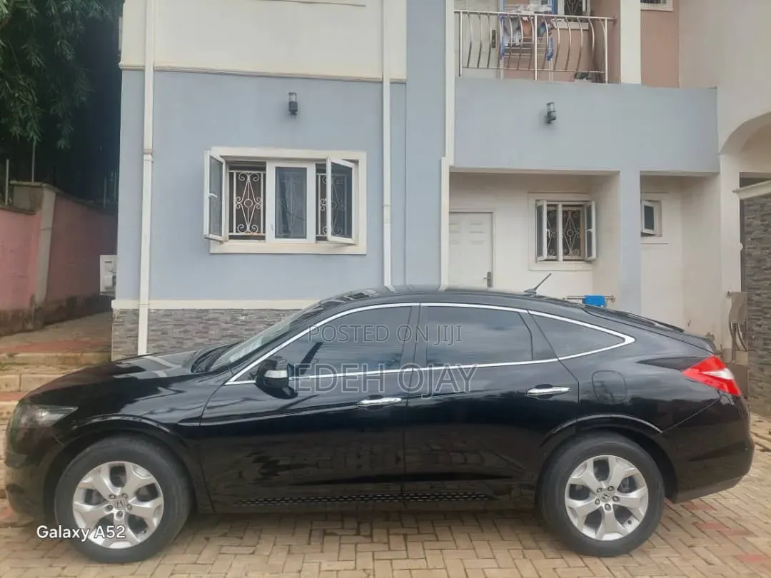 Honda Crosstour 2012 Black