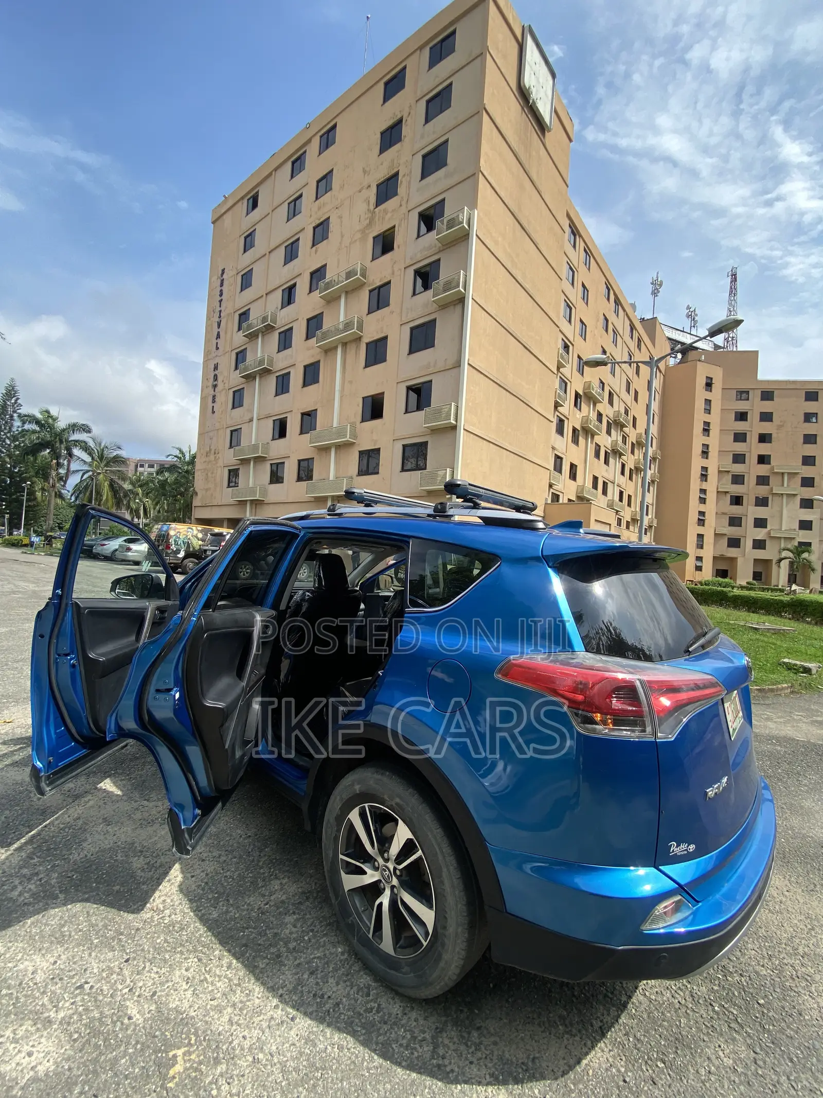 Toyota RAV4 2018 Blue