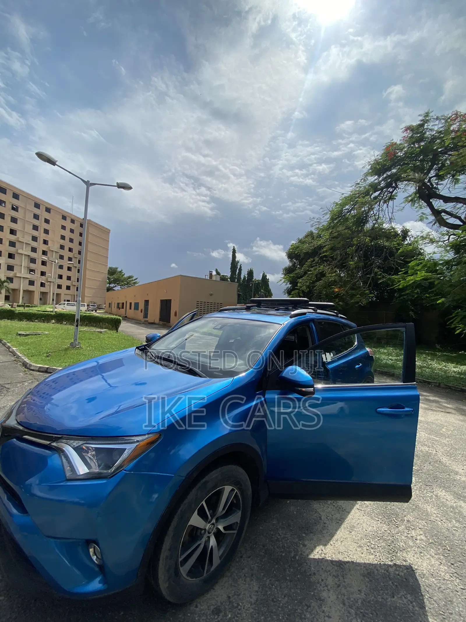 Toyota RAV4 2018 Blue