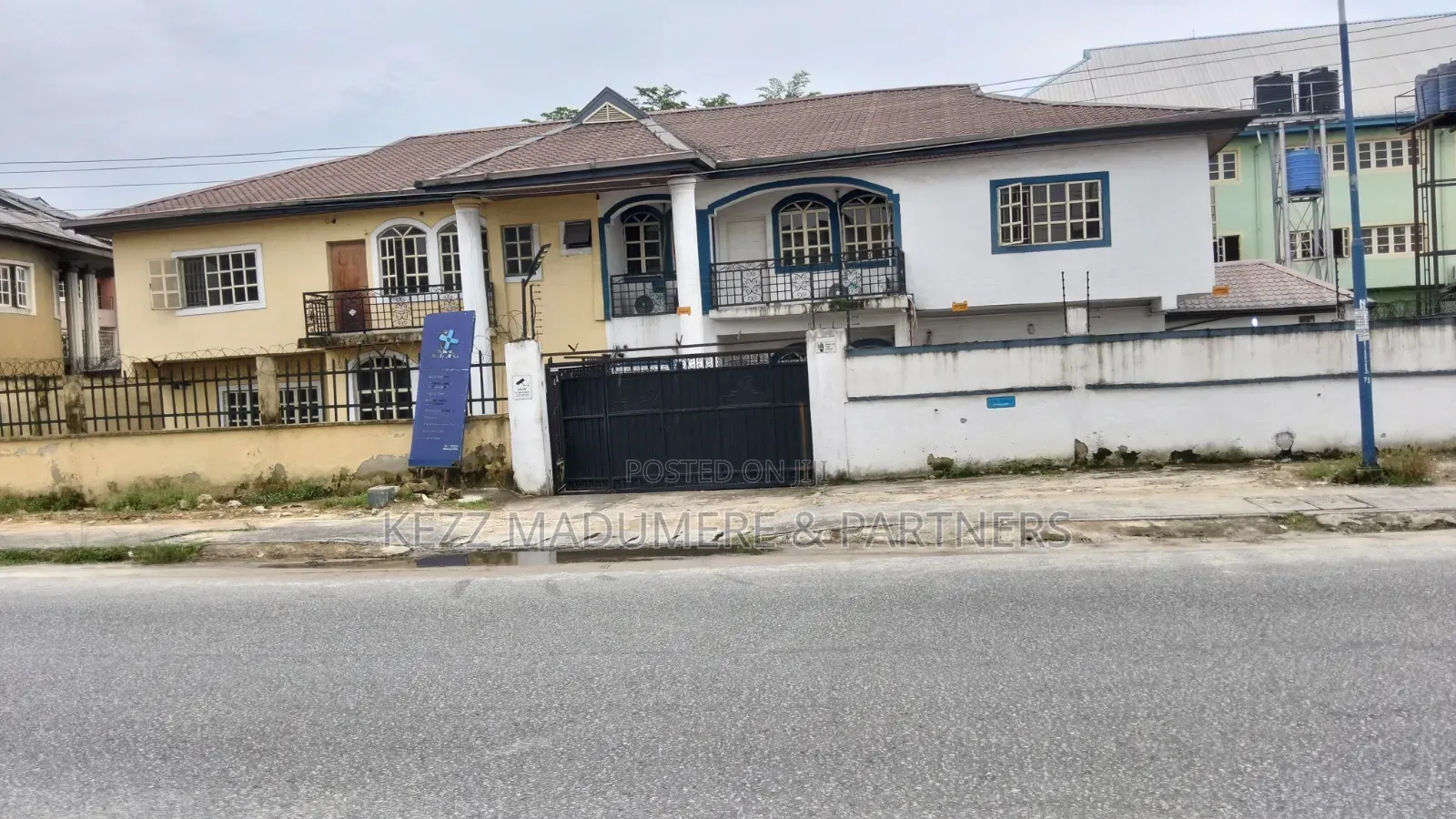 10bdrm Duplex in Stadium Road, Port, New Layout for sale