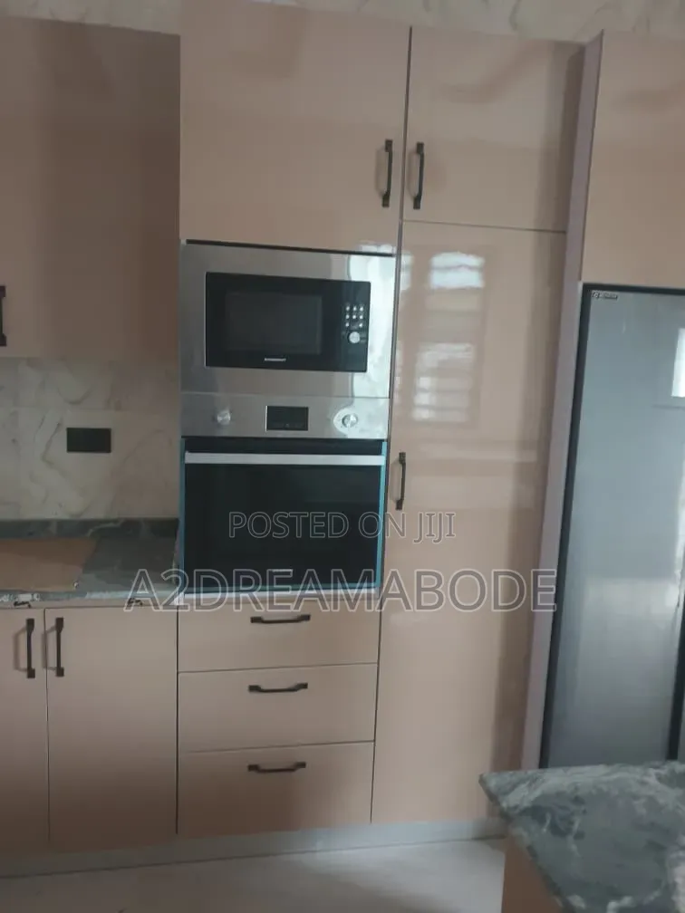 6bdrm Duplex in Magodo Phase 2 for sale