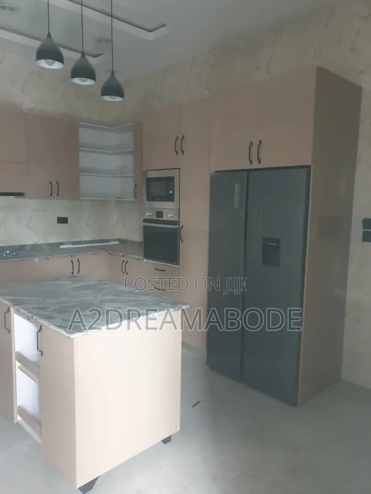 6bdrm Duplex in Magodo Phase 2 for sale