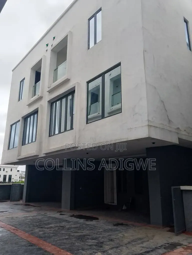 5bdrm Duplex in Royal Pine Orchid, Chevron for sale