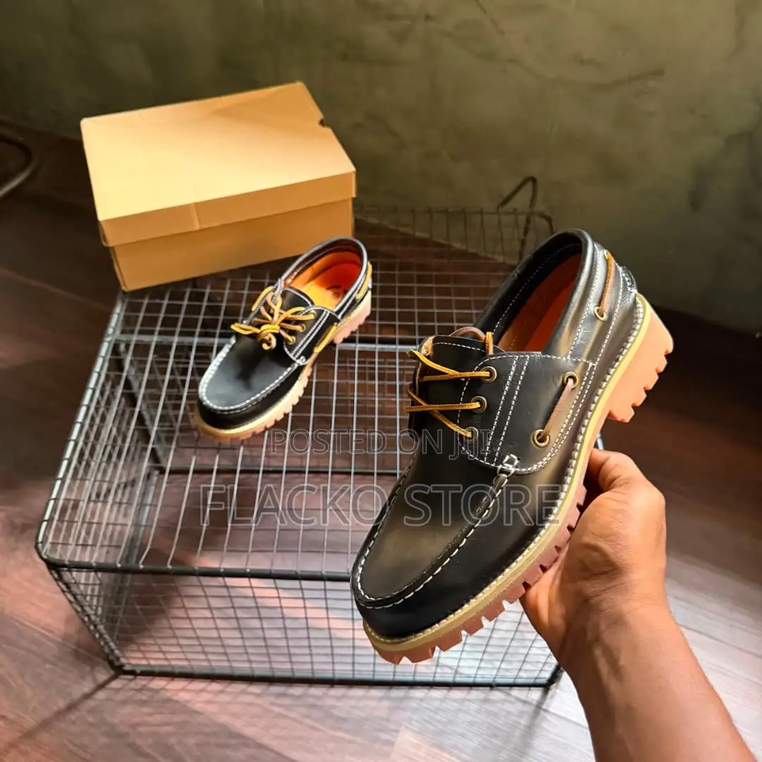 Aunthentic 3-Eye Lug Boat Shoes