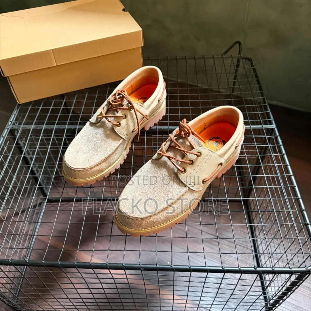 Aunthentic 3-Eye Lug Boat Shoes