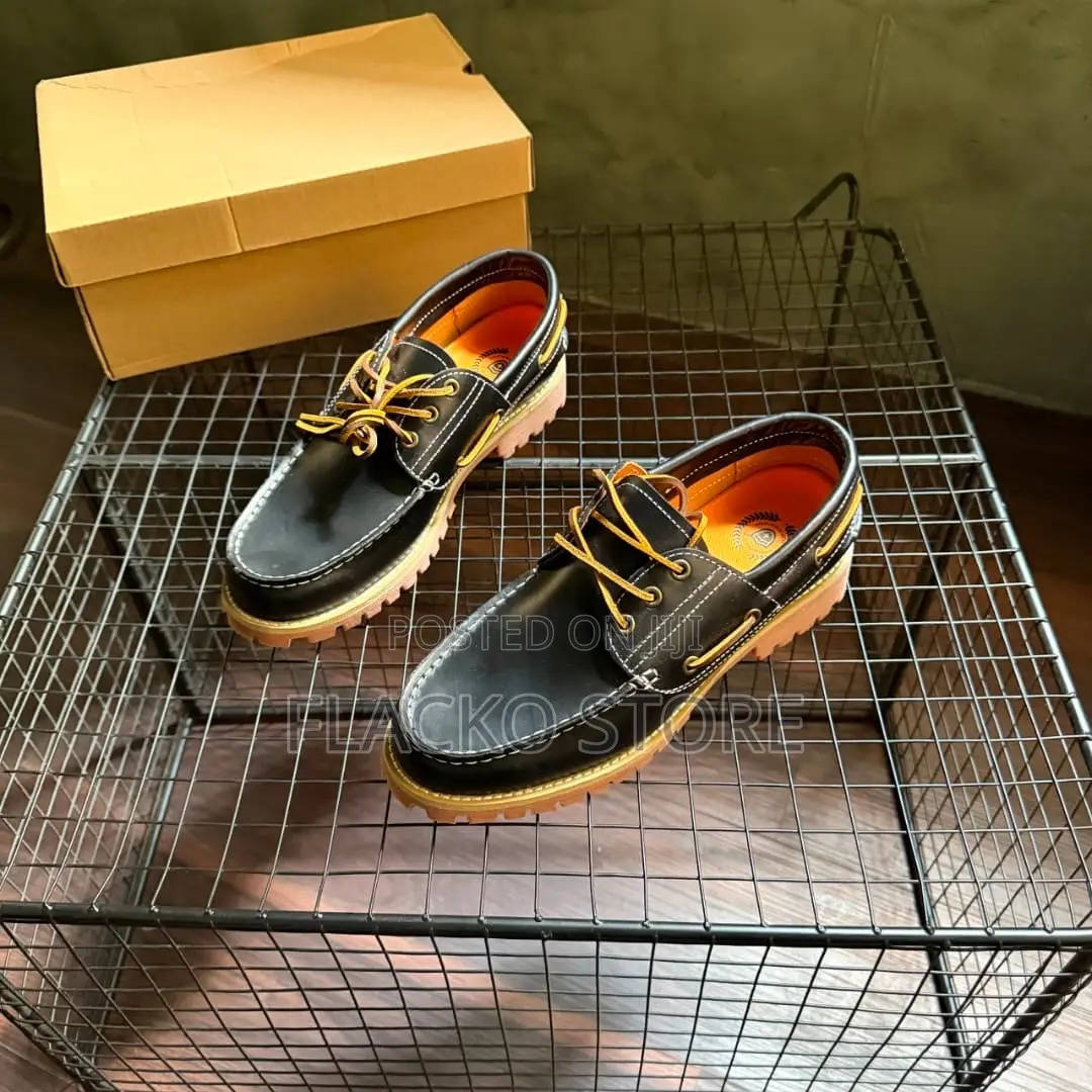 Aunthentic 3-Eye Lug Boat Shoes