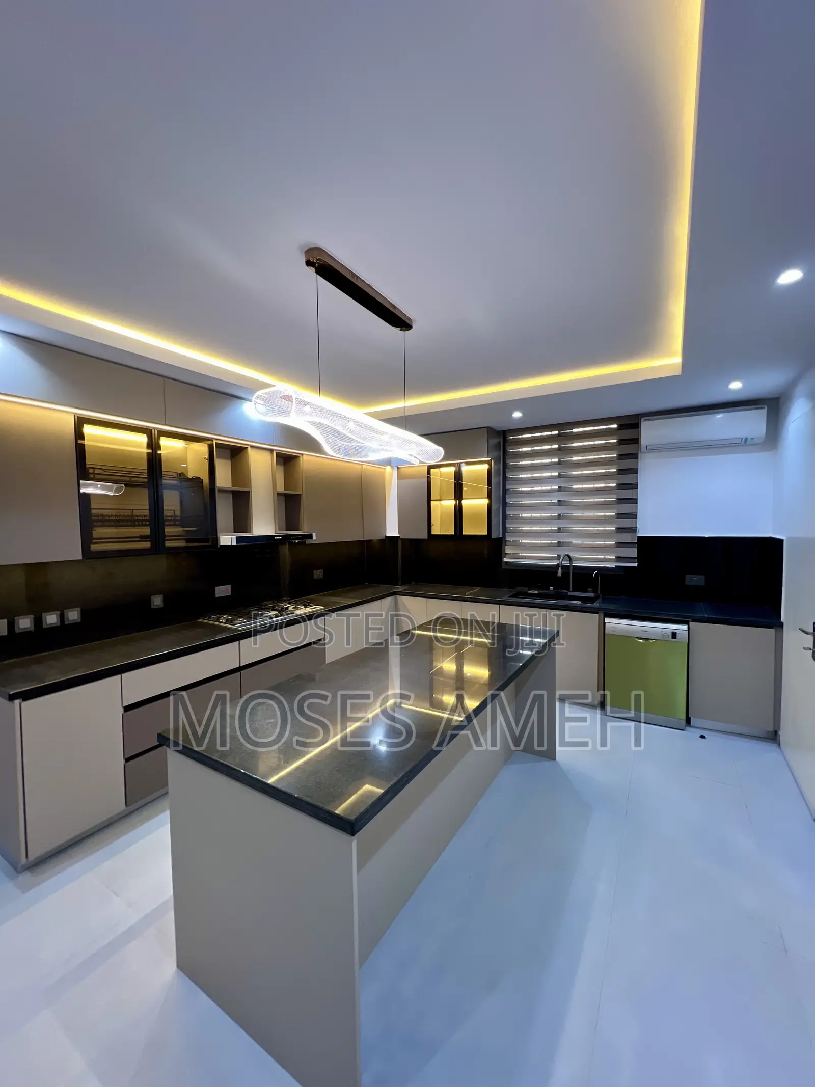 6bdrm Duplex in Mabushi for sale