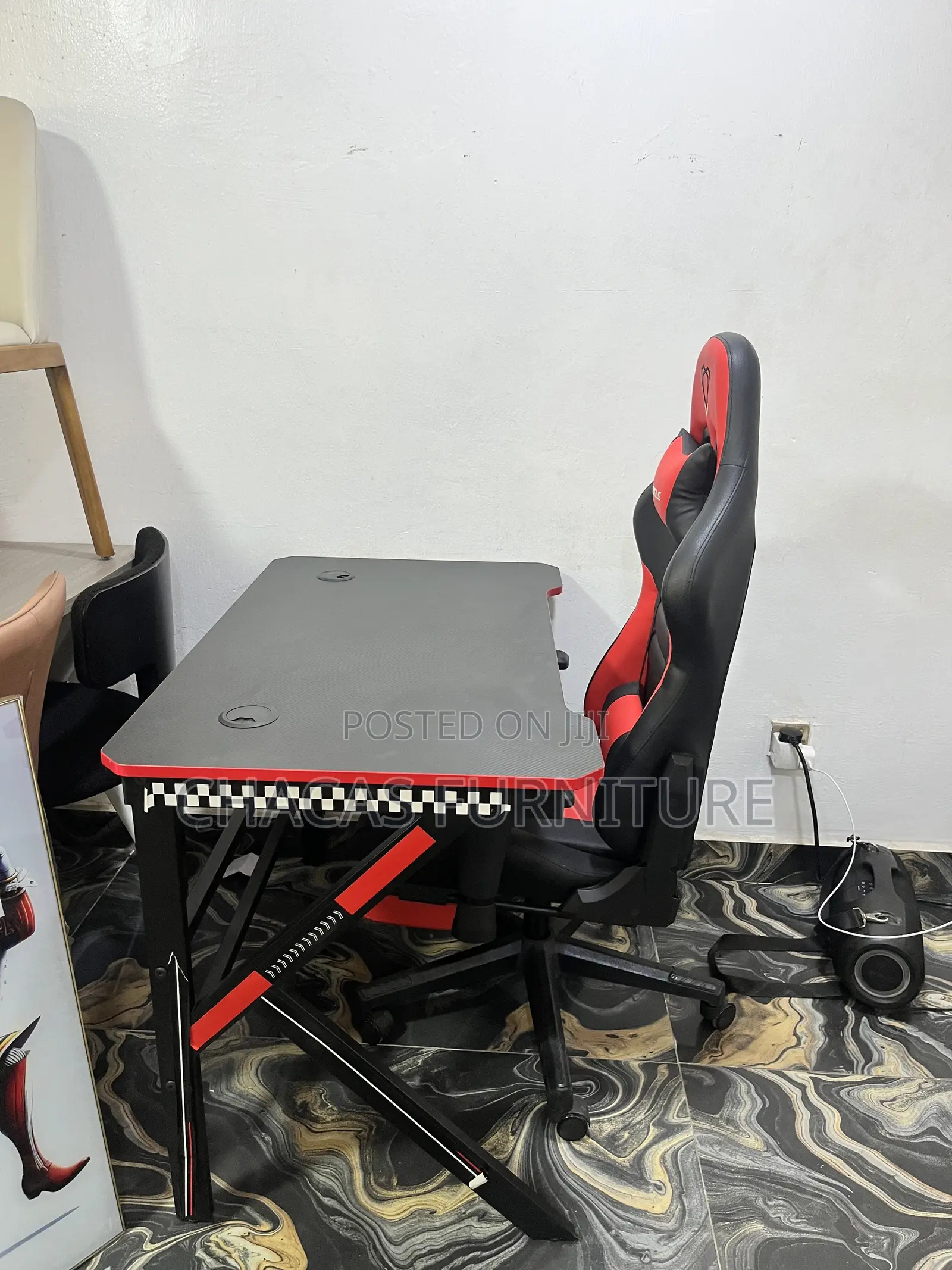 Premium Gaming Set: Carbon Fiber Z-Desk + Ergonomic Racing Chair