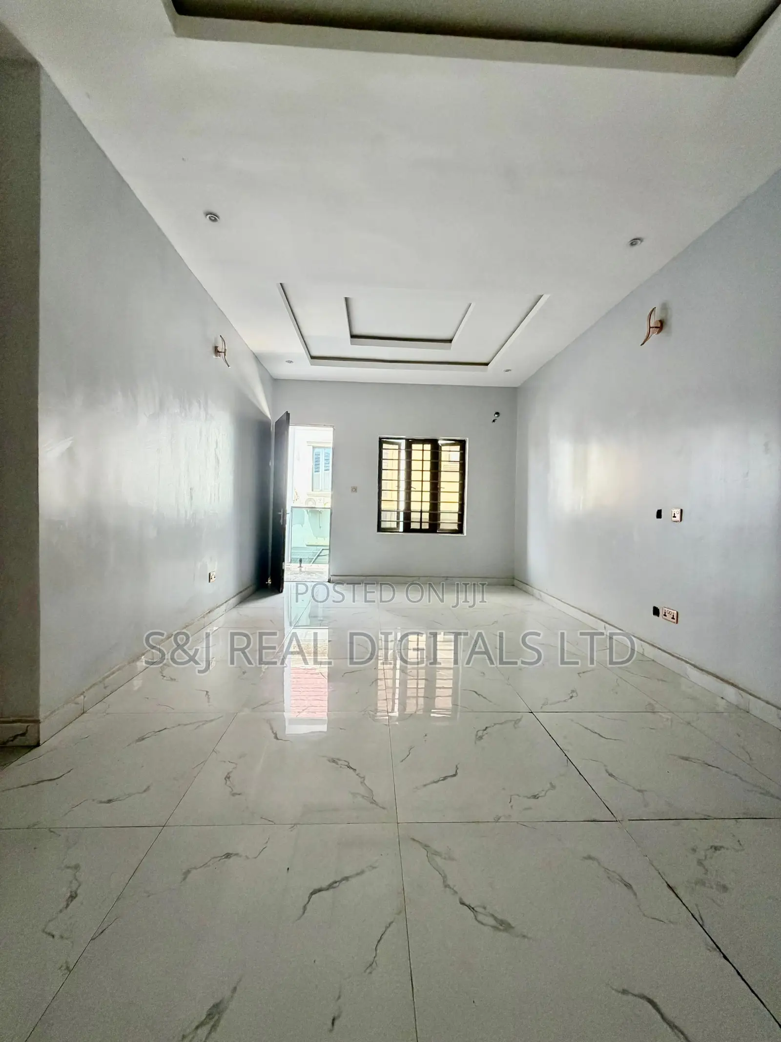 6bdrm Duplex in Karsana for sale