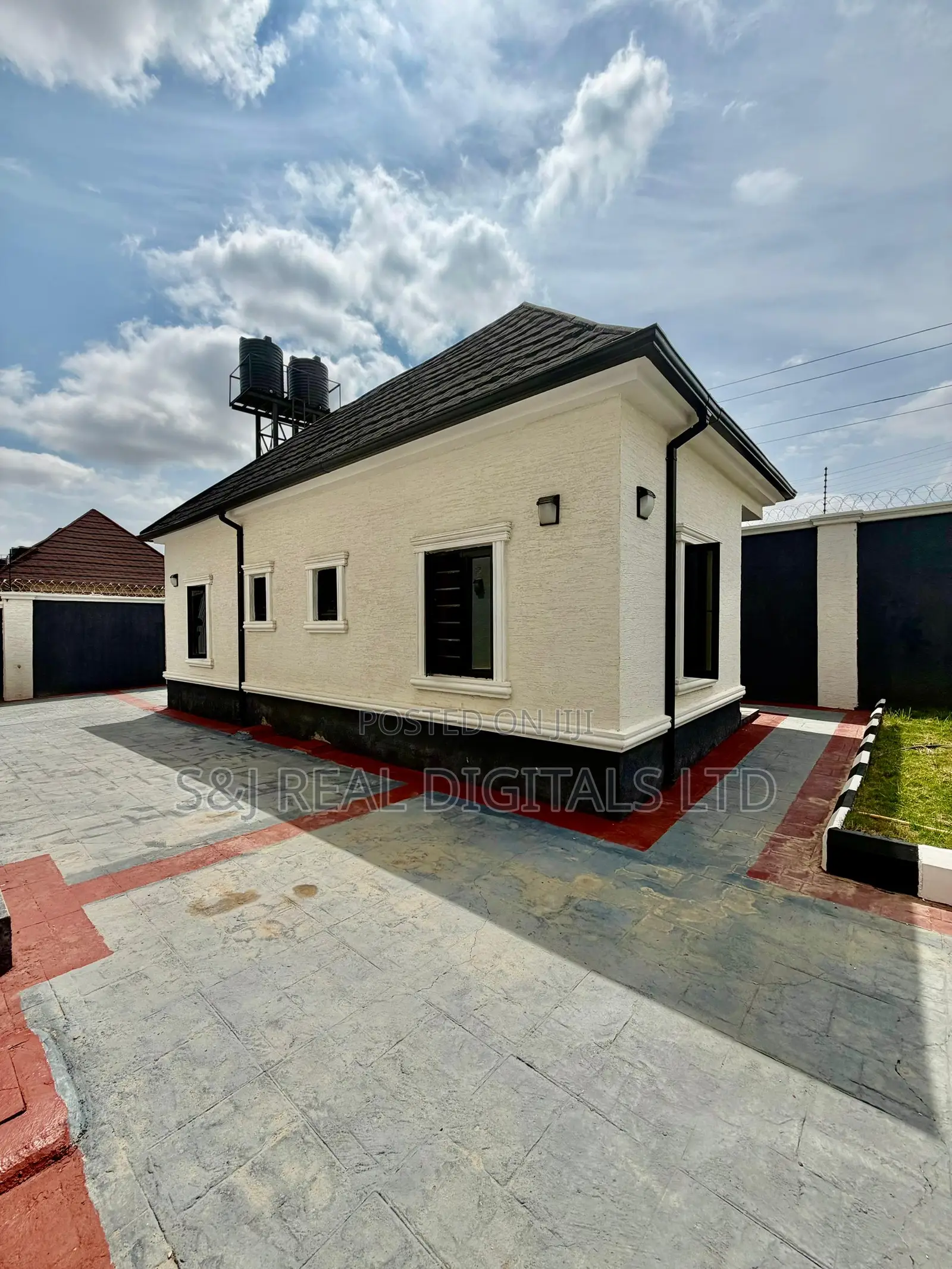 6bdrm Duplex in Karsana for sale
